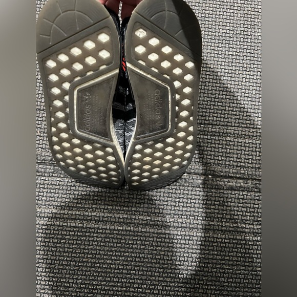 adidas NMD R1 Primeknit Black Glitch Size US9 - Picture 4 of 5